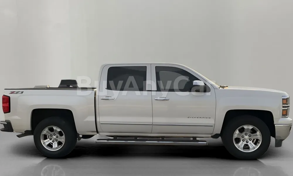 Vehicle photo 3