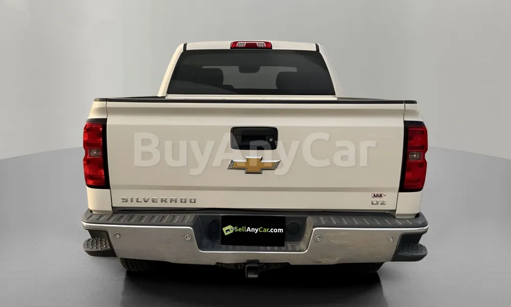 Vehicle photo 2