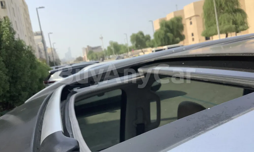 Vehicle photo 5