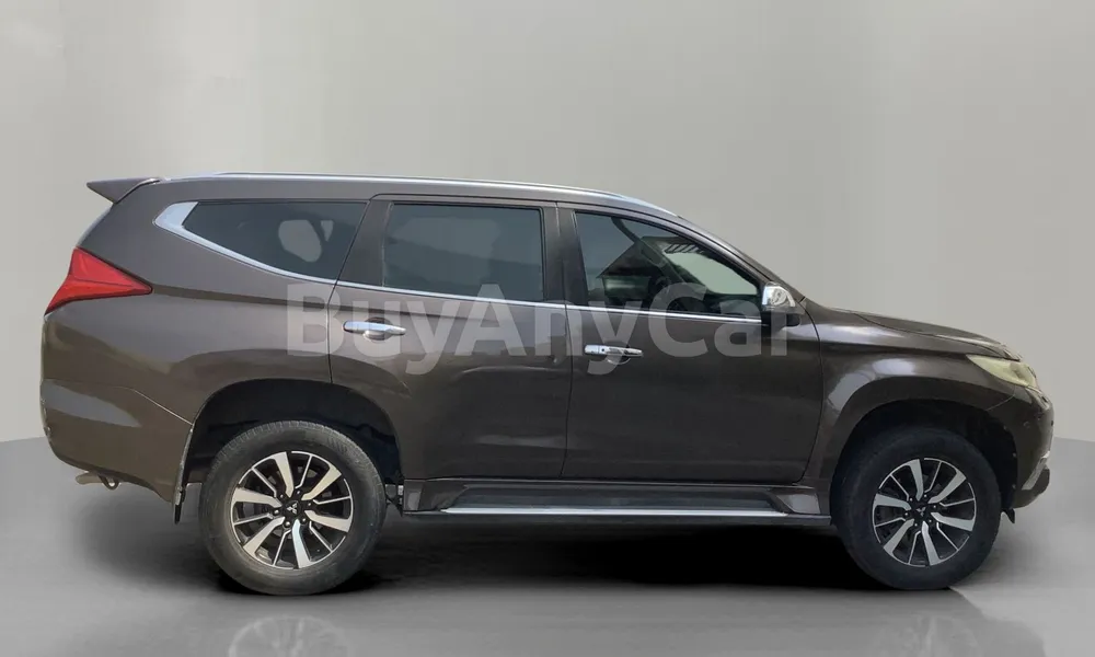 Vehicle photo 3