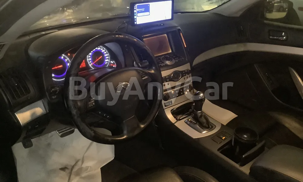 Vehicle photo 8