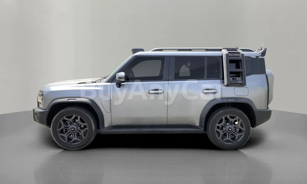 Vehicle photo 4