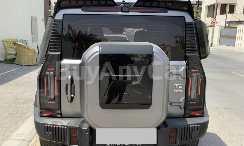 Vehicle photo 2