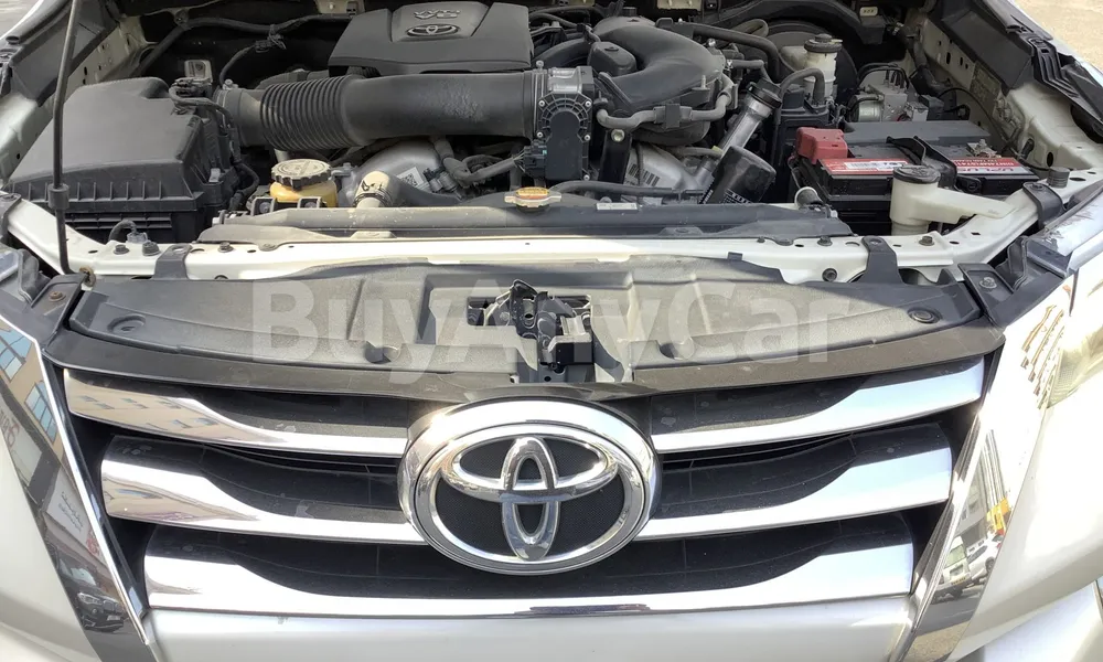 Vehicle photo 6