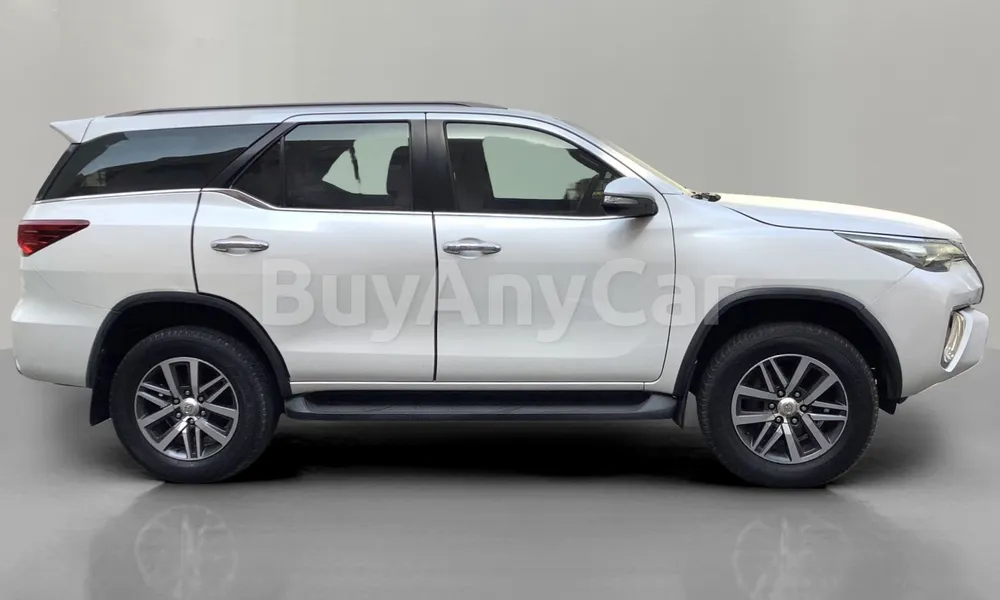 Vehicle photo 3