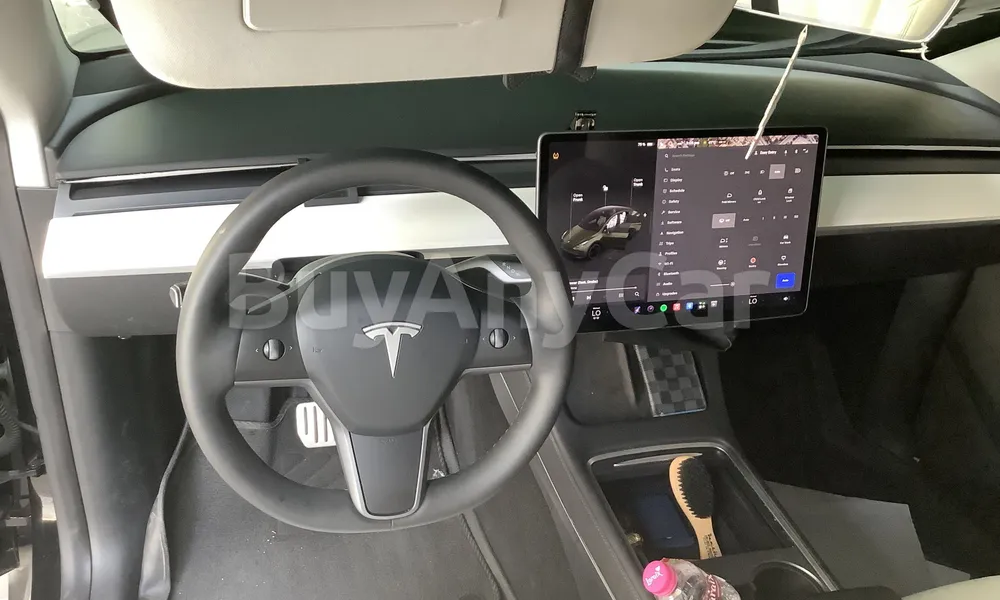 Vehicle photo 7