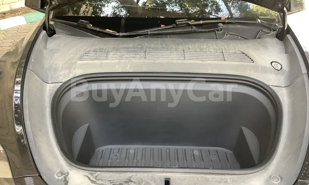 Vehicle photo 6