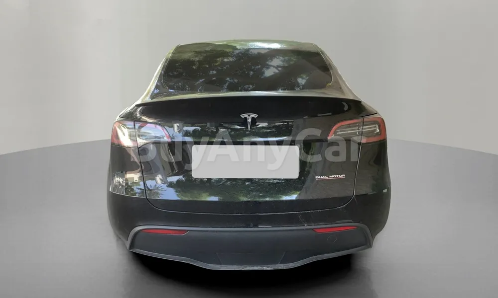 Vehicle photo 2
