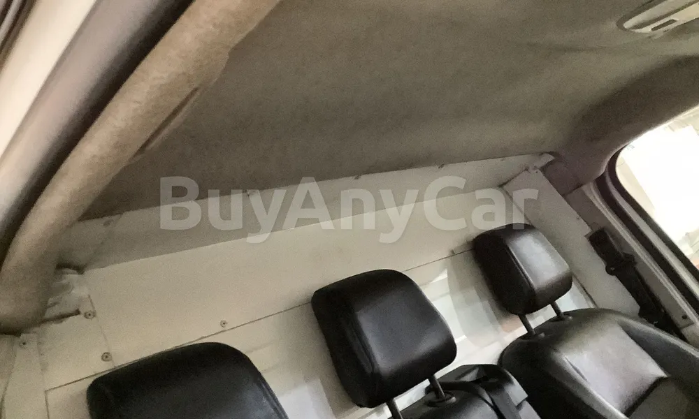 Vehicle photo 8