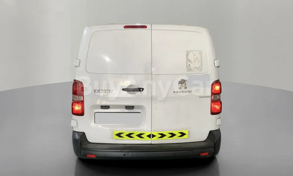 Vehicle photo 2