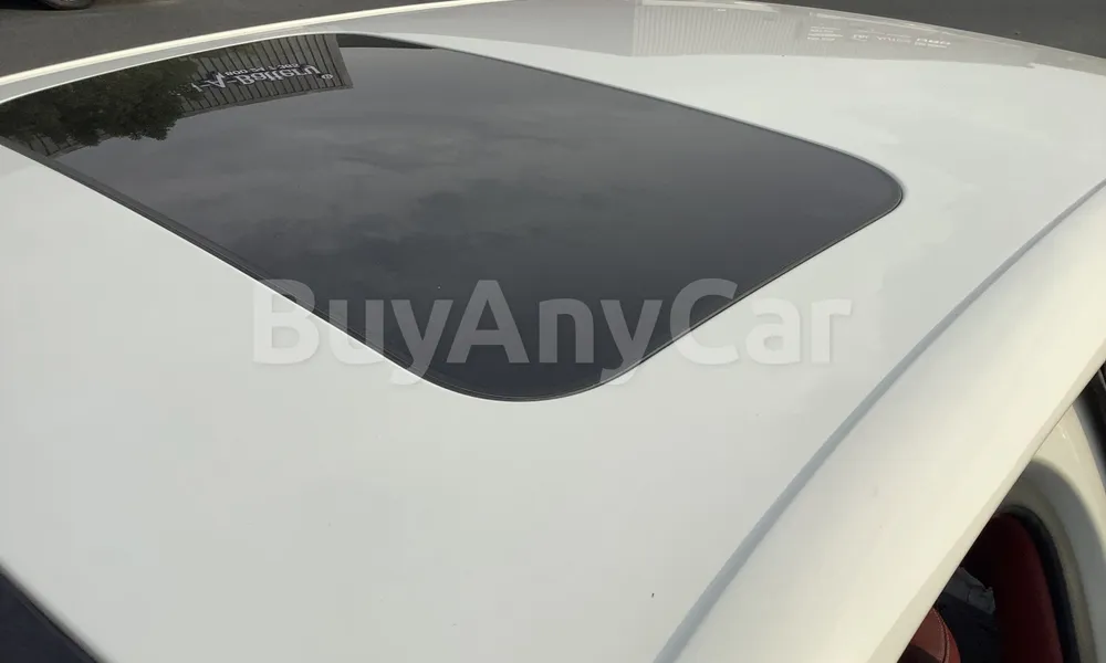 Vehicle photo 6