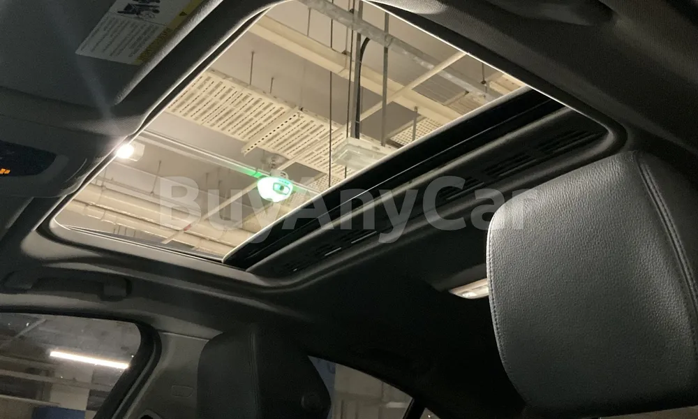 Vehicle photo 9
