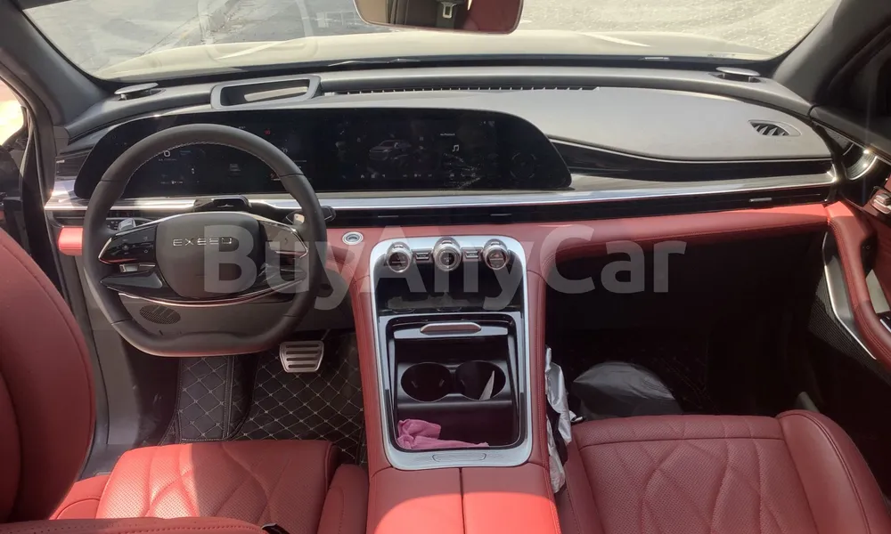 Vehicle photo 9
