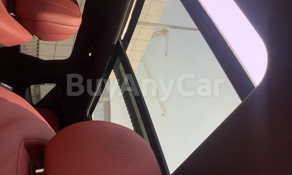 Vehicle photo 8