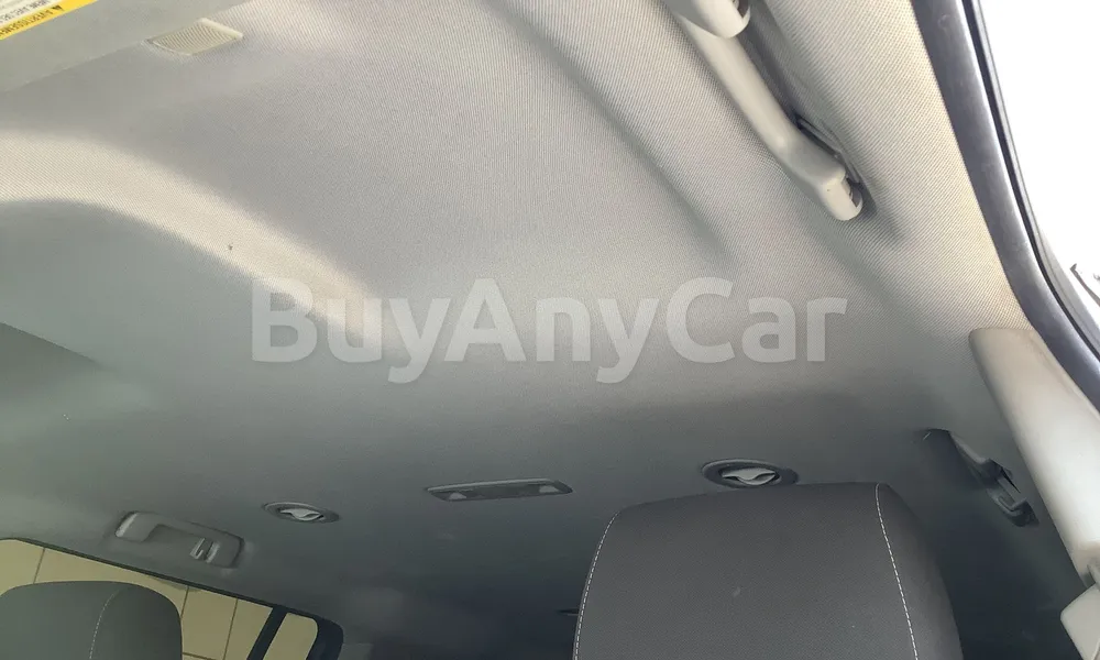 Vehicle photo 9