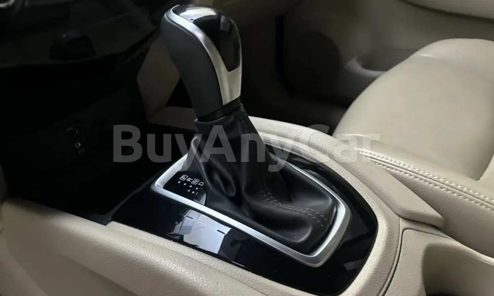 Vehicle photo 12