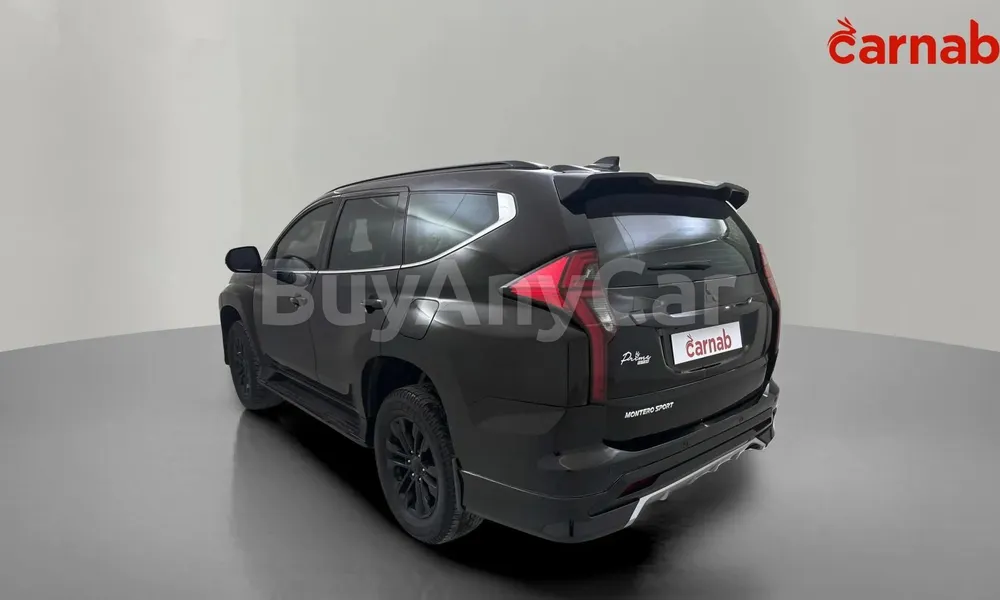 Vehicle photo 7