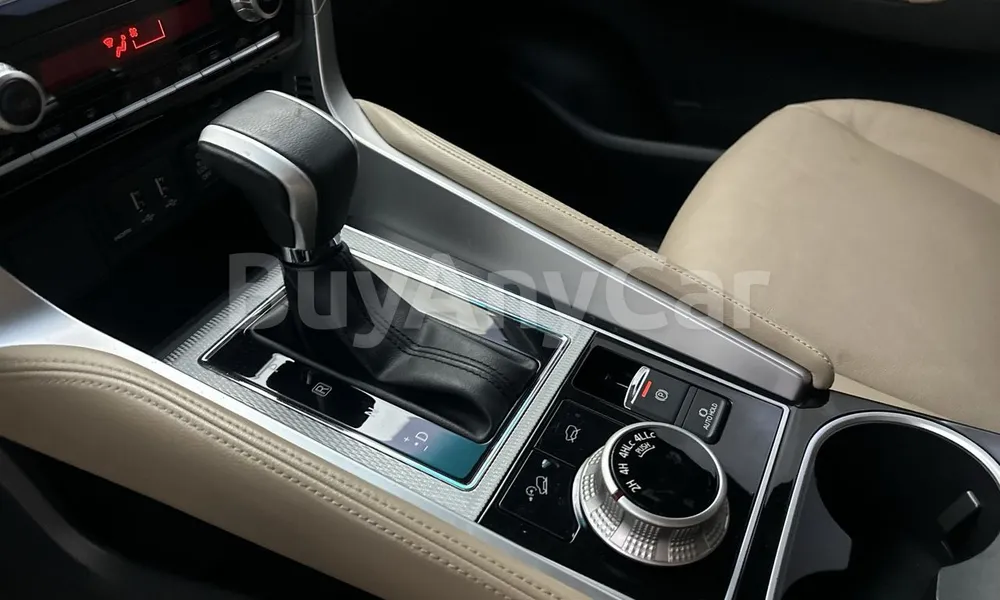 Vehicle photo 9