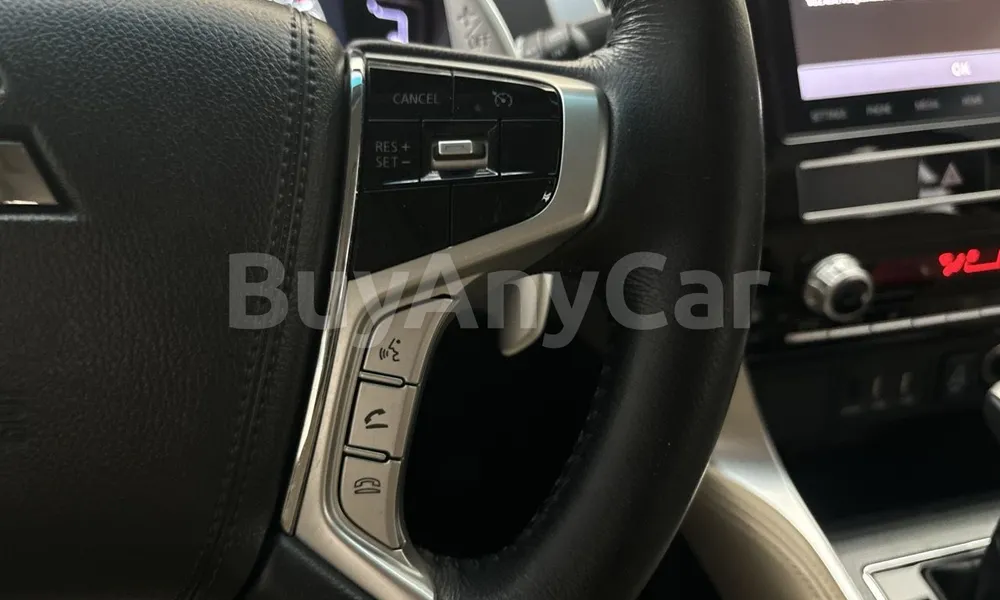 Vehicle photo 12