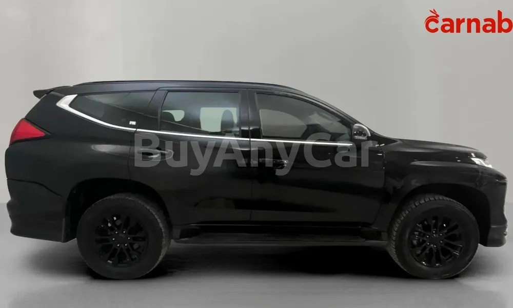 Vehicle photo 4