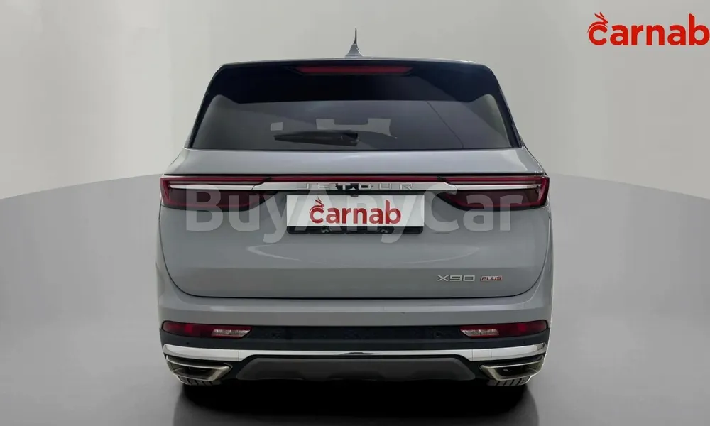 Vehicle photo 2