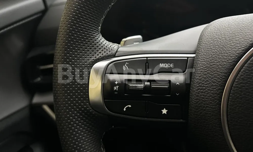 Vehicle photo 10