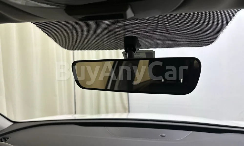 Vehicle photo 11
