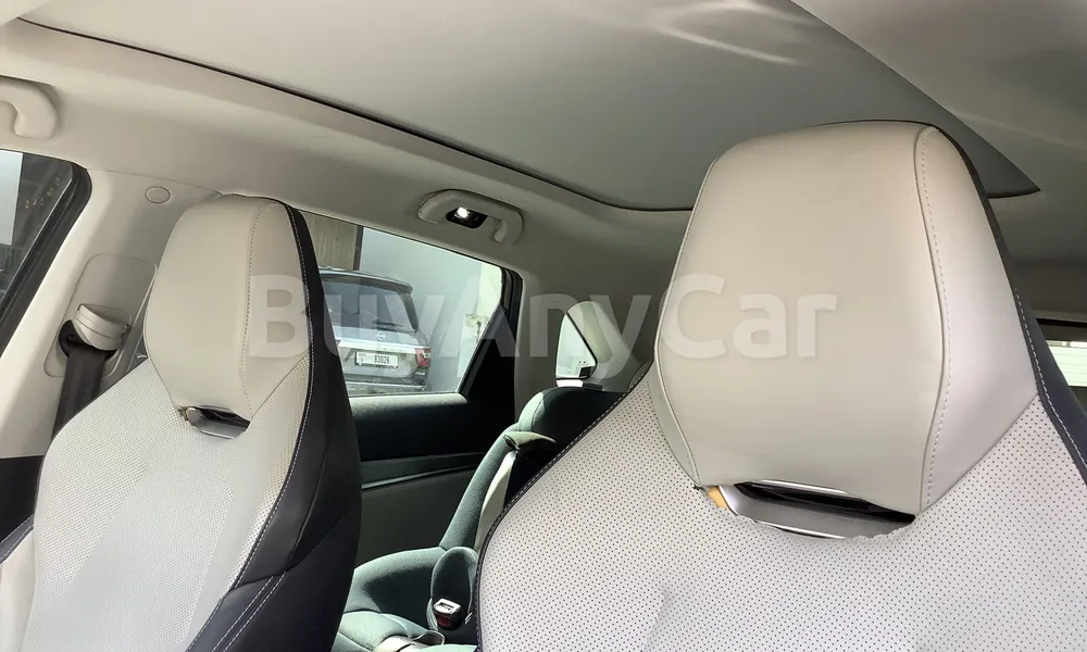Vehicle photo 9