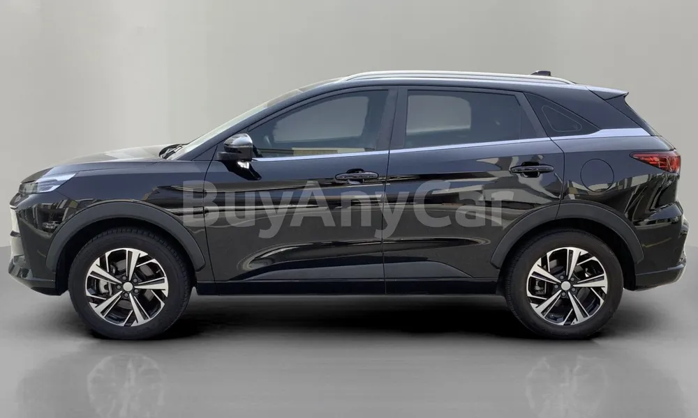 Vehicle photo 4