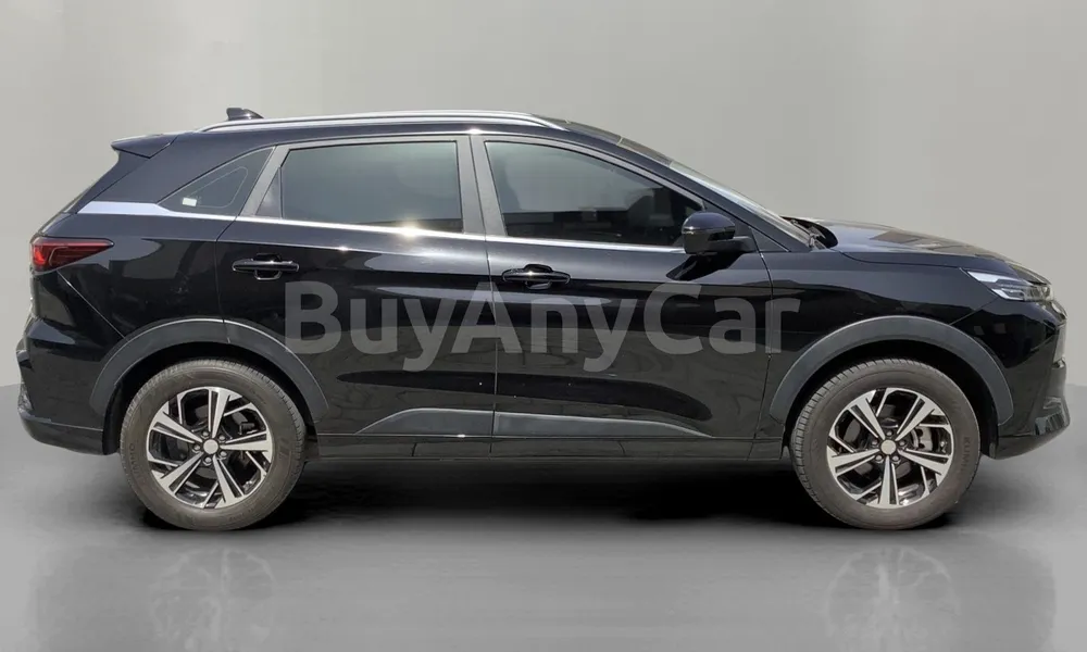 Vehicle photo 3