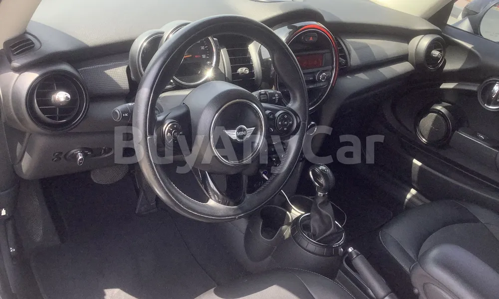 Vehicle photo 8