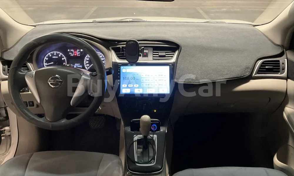 Vehicle photo 8