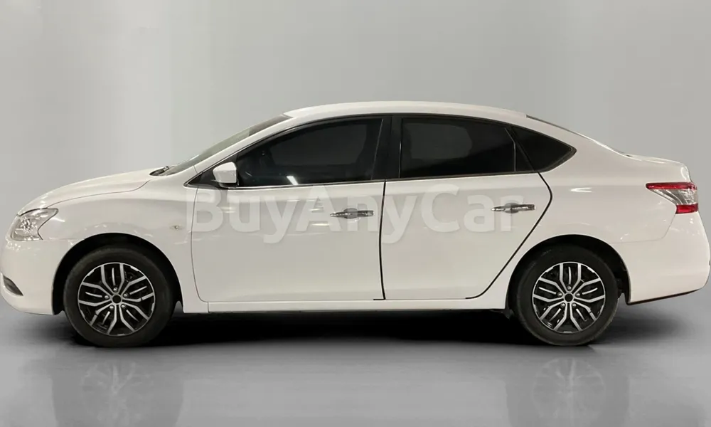 Vehicle photo 4