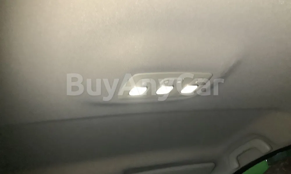 Vehicle photo 9