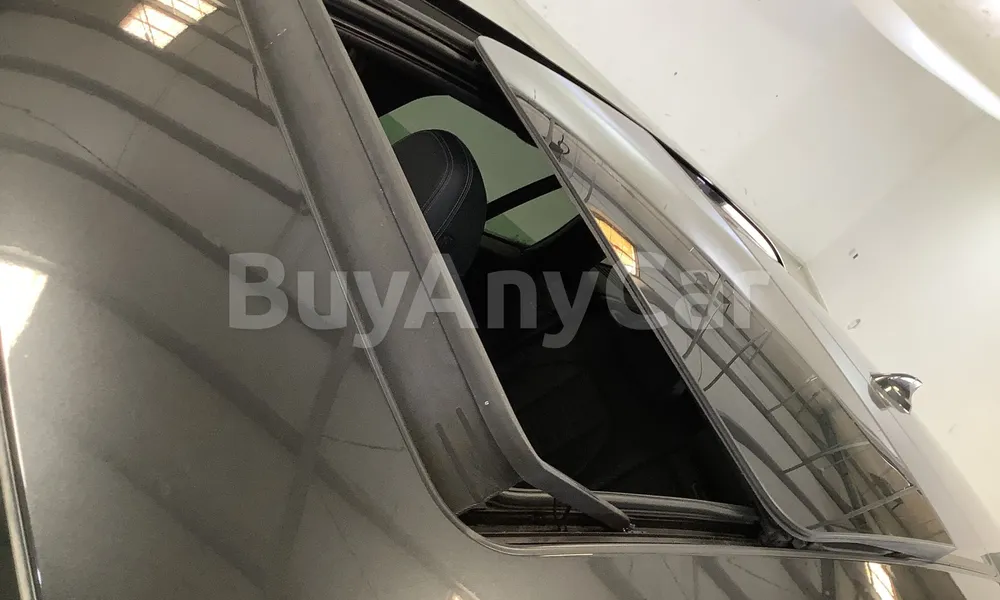 Vehicle photo 5