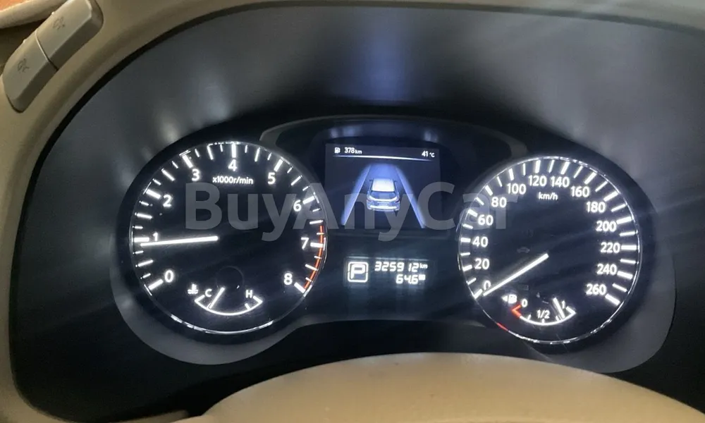 Vehicle photo 7