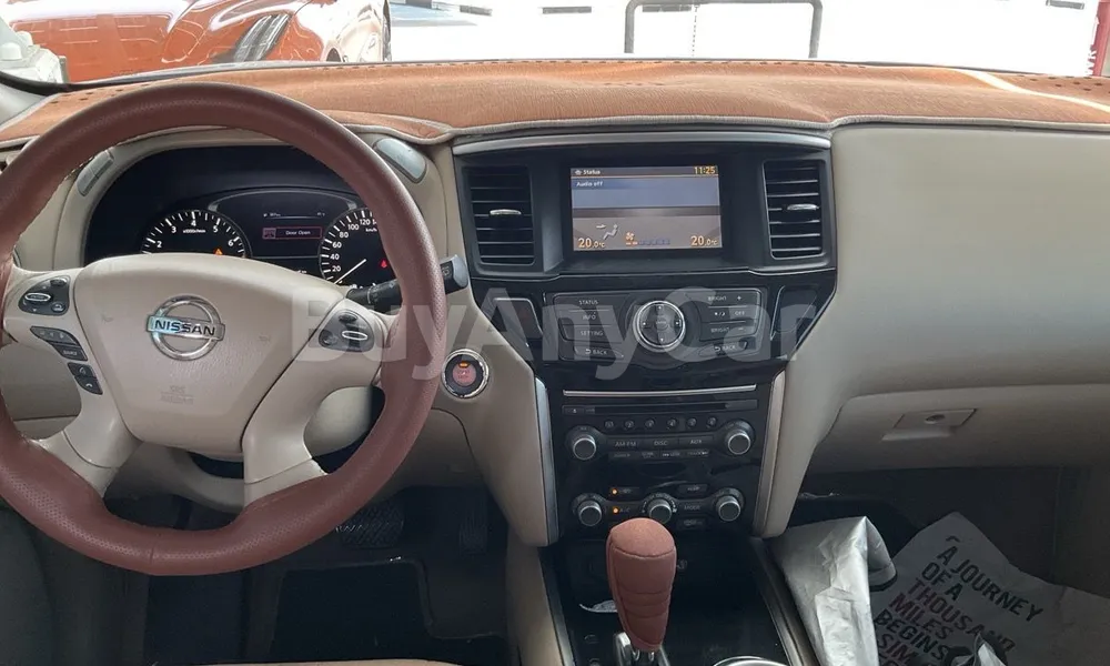 Vehicle photo 9