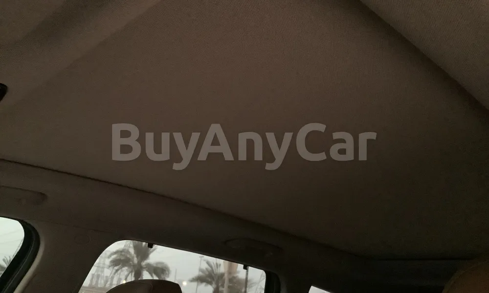 Vehicle photo 9