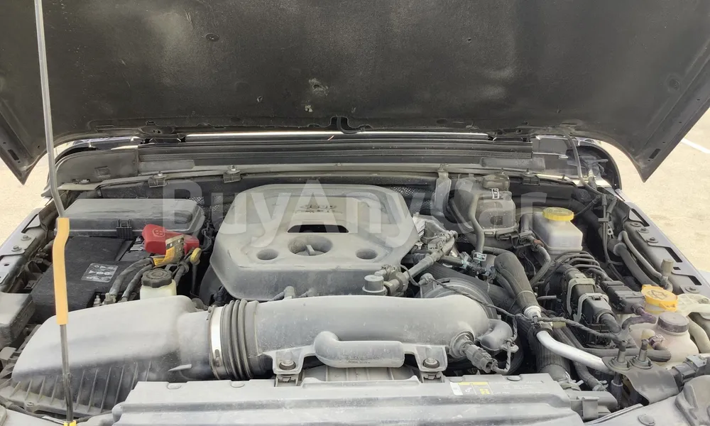 Vehicle photo 6