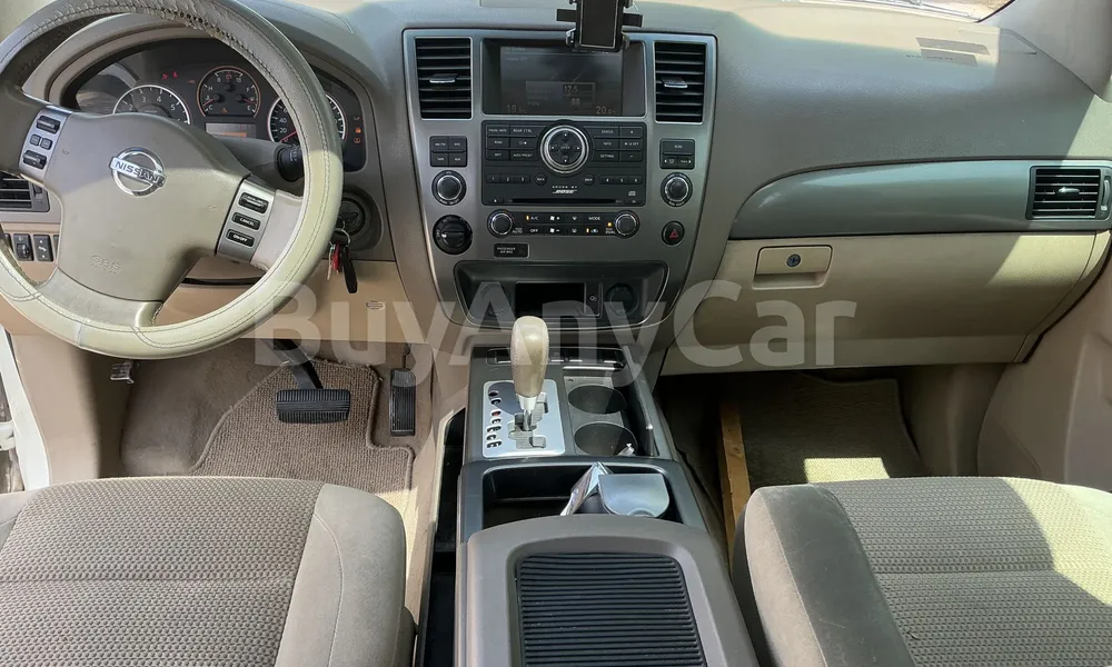 Vehicle photo 8