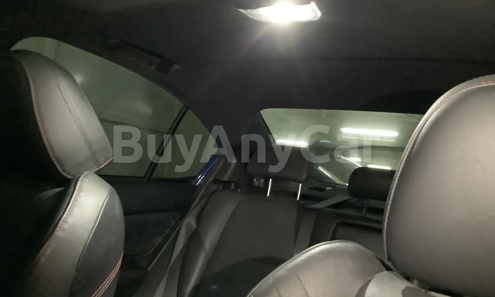 Vehicle photo 9