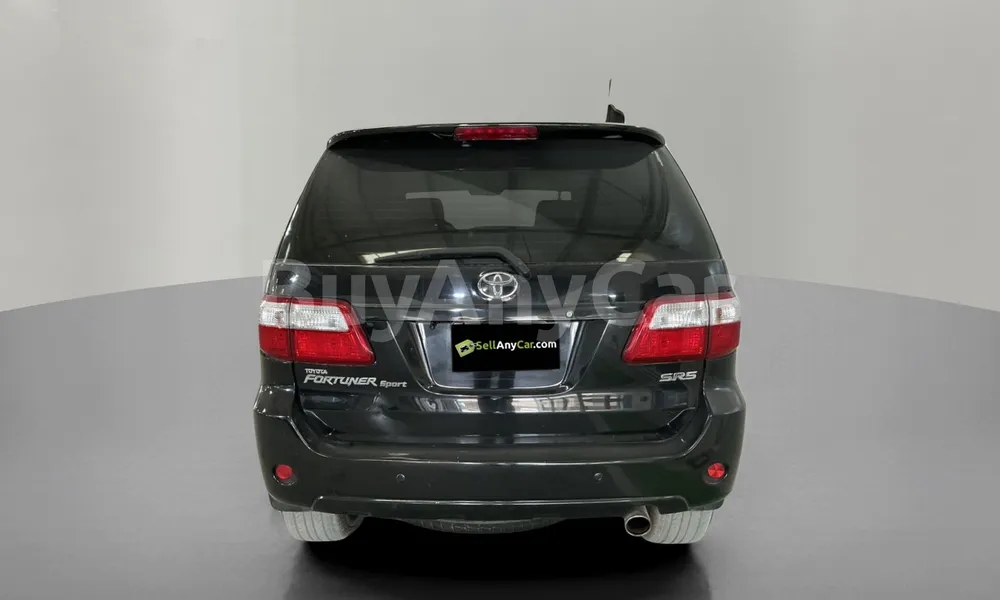 Vehicle photo 2