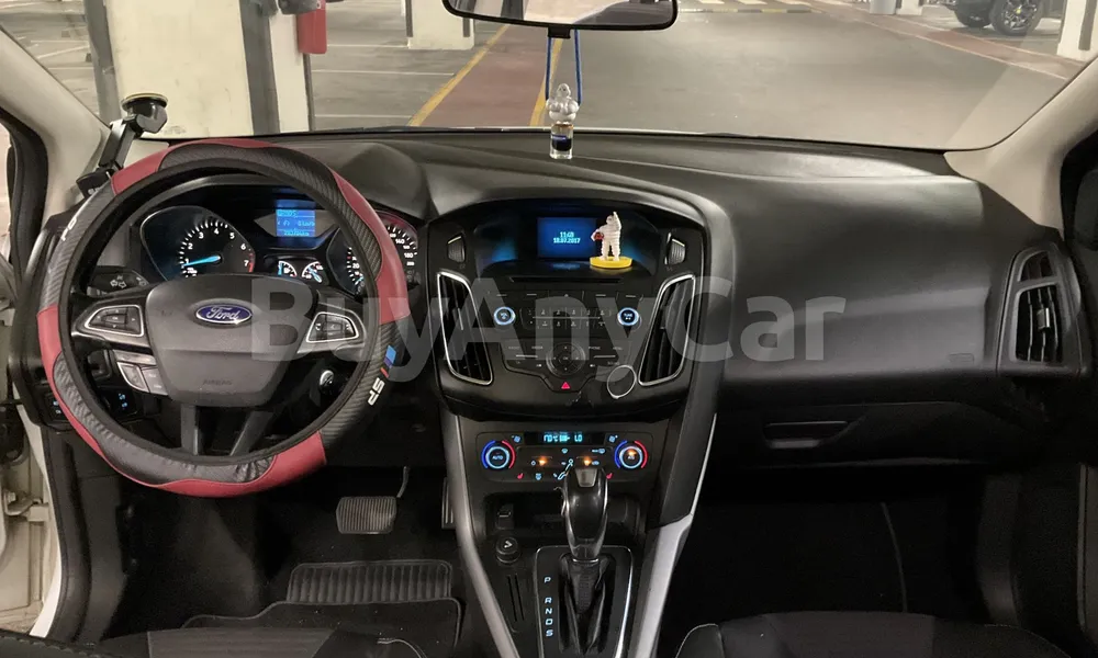 Vehicle photo 9