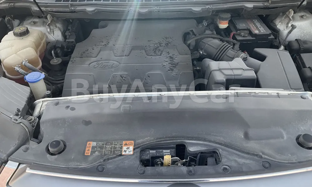 Vehicle photo 6