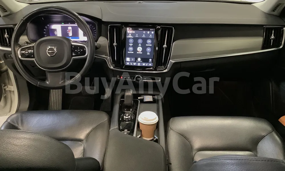 Vehicle photo 9
