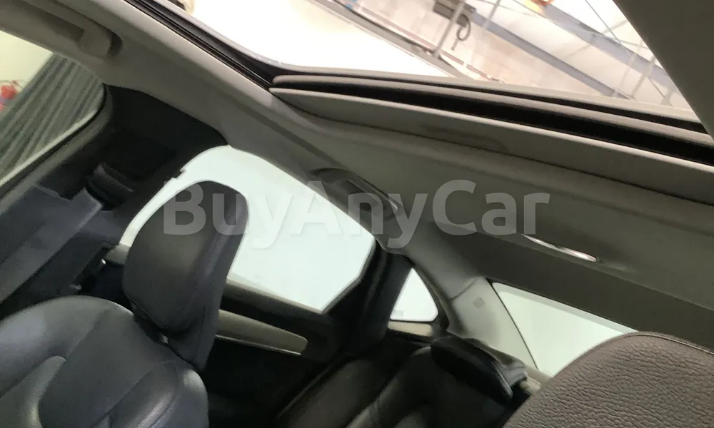 Vehicle photo 10