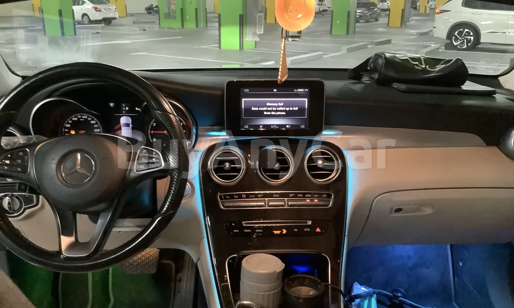 Vehicle photo 8