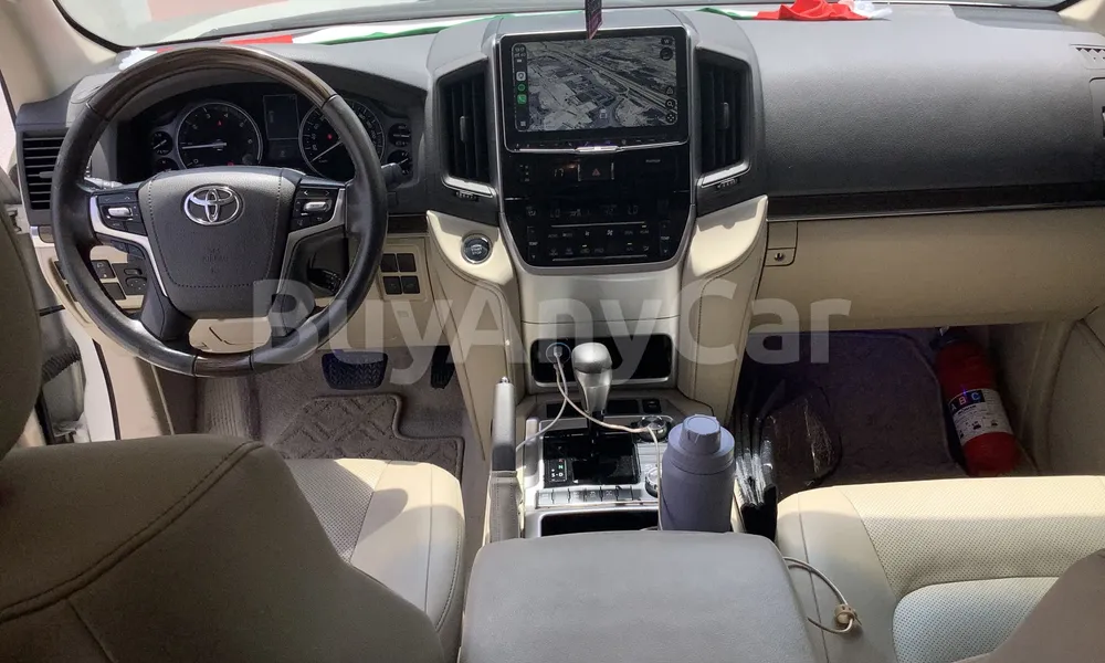 Vehicle photo 9