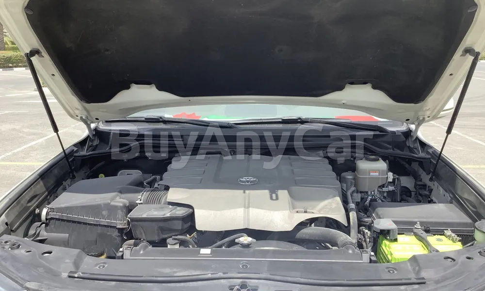 Vehicle photo 6