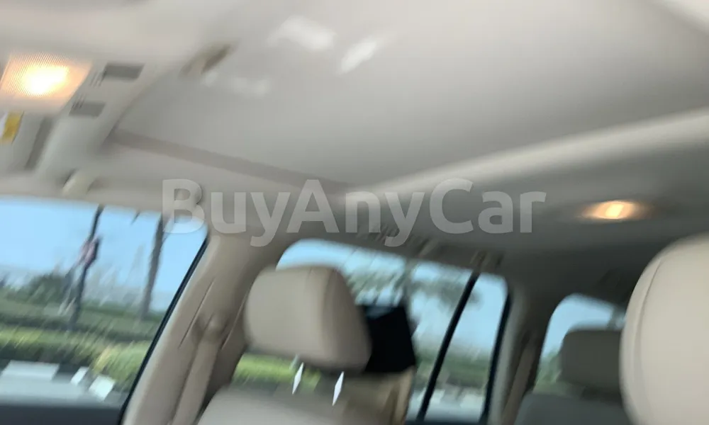 Vehicle photo 8